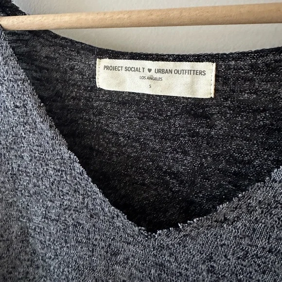 Urban Outfitters V Neck T - Picture 2 of 4